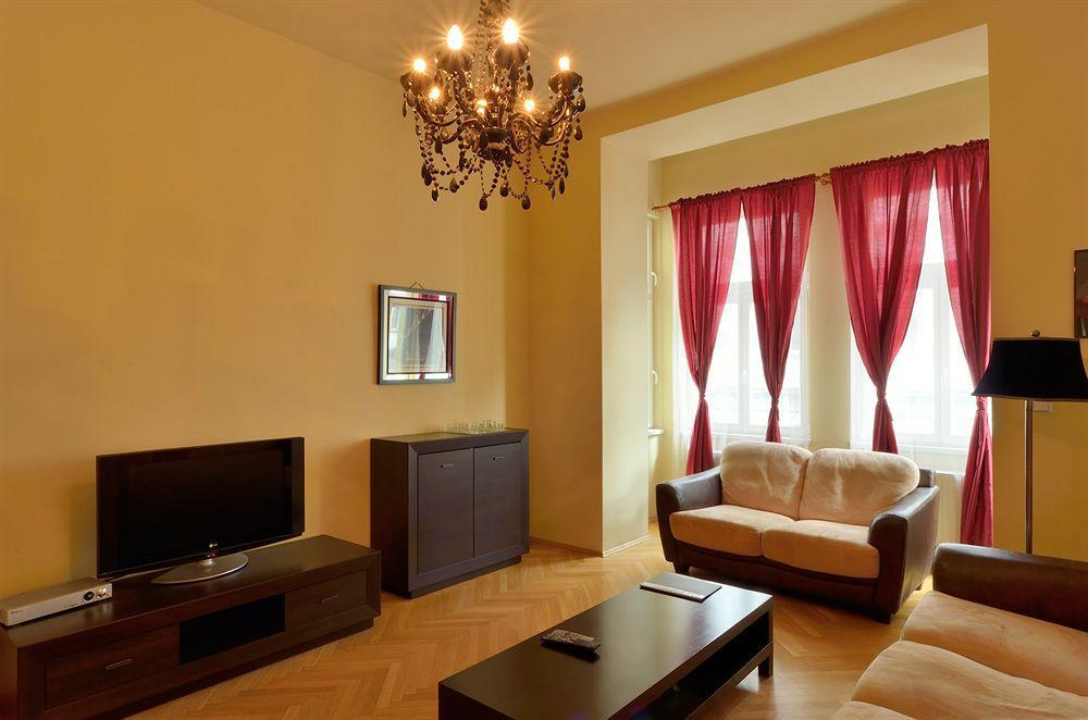 Downtown Suites Kodanska Prague Exterior photo