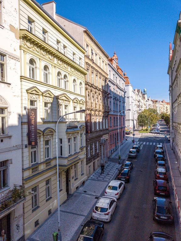 Downtown Suites Kodanska Prague Exterior photo