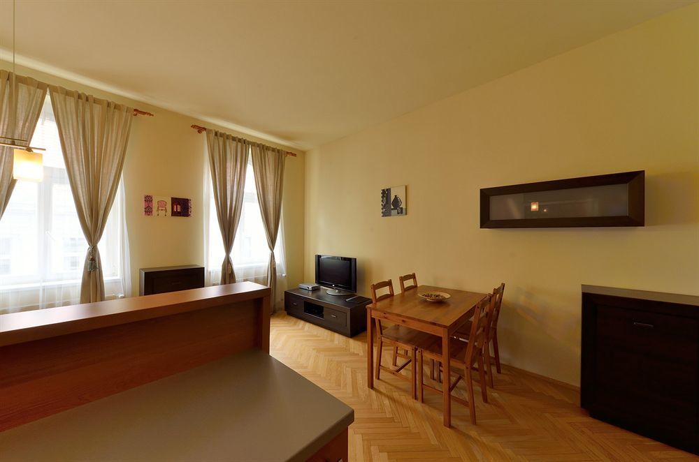 Downtown Suites Kodanska Prague Exterior photo