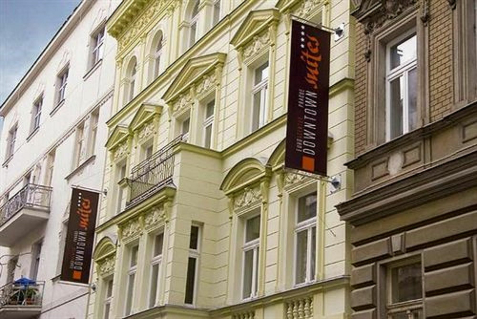 Downtown Suites Kodanska Prague Exterior photo